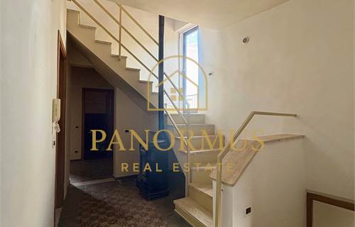 Trilocale con terrazzo vista mare – Torretta, Via Giulio Cesare